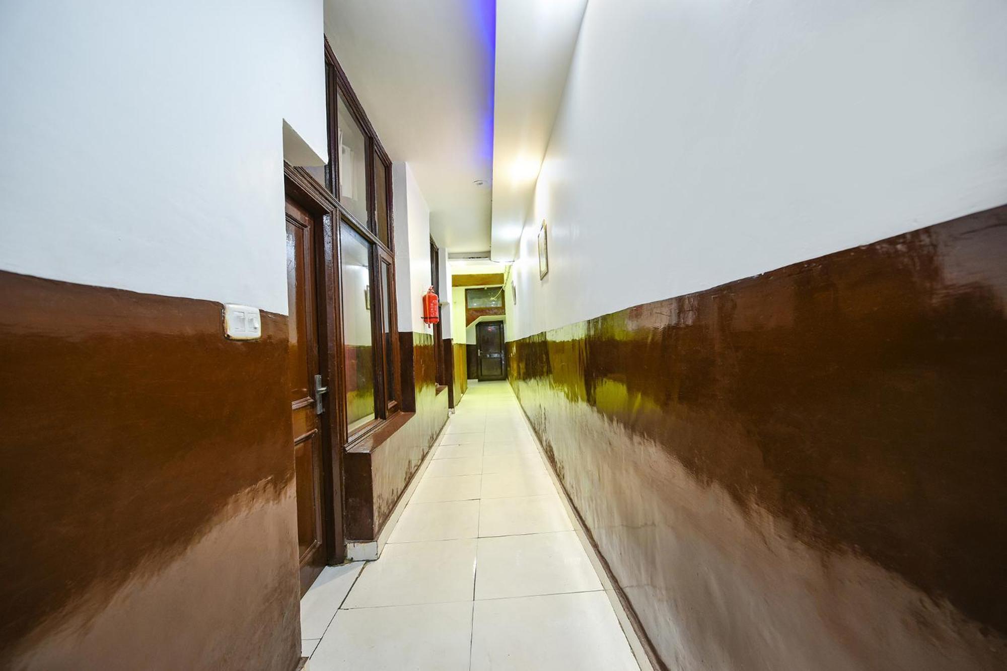 Fabexpress Diamond Sec 45 Otel Chandīgarh Dış mekan fotoğraf