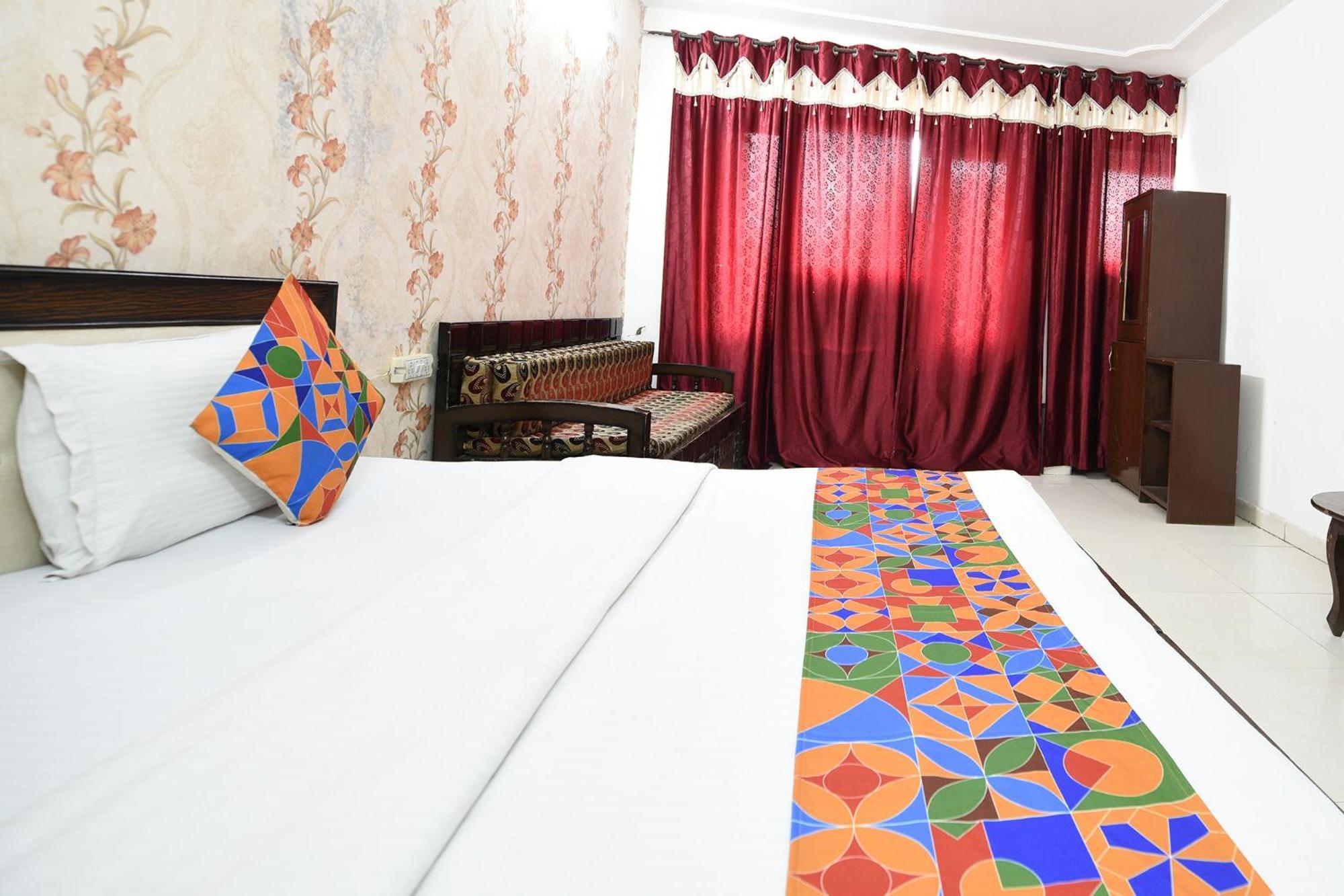 Fabexpress Diamond Sec 45 Otel Chandīgarh Dış mekan fotoğraf
